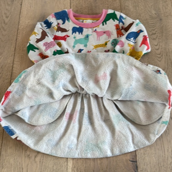 Cozy, fleece-like thick fabric dog dress. Pullover w pockets - Picture 2 of 4